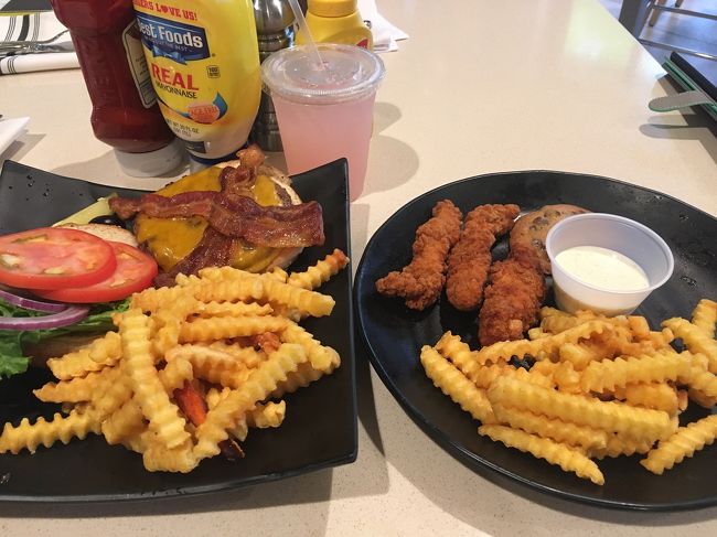 到着して初めての食事はハンバーガー♪
