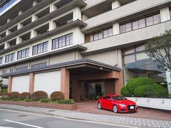 PM3：00

芦原温泉「清風荘」到着！

駐車場は道向かい。
荷物を下ろして自分で移動します。