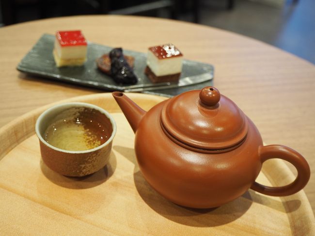 ジャスミンウーロン茶の温かいのをお願いしました<br /><br />お高いのでそんなに買えないけど、こちらで飲んだお茶の茶葉を購入しました