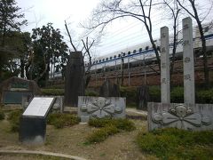 清洲公園
清洲城から川を渡って、JRの鉄橋をくぐったらすぐです。