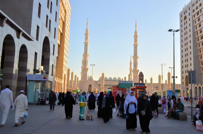 6 サウジのメディナにある 預言者のモスクal Masjid An Nabawi サウジ クルディスタン イスラエル ヨルダンの旅 メディナ サウジアラビア の旅行記 ブログ By Worldspanさん フォートラベル 6 サウジのメディナにある 預言者のモスクal Masjid An Nabawi サウジ クルディスタン イスラエル ヨルダンの旅 メディナ サウジアラビア の旅行記 ブログ By Worldspanさん フォートラベル