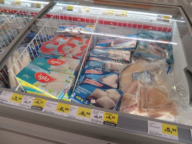 そして、またタラ、笑。<br /><br />調理器具がないので、食べたくても無理だね。