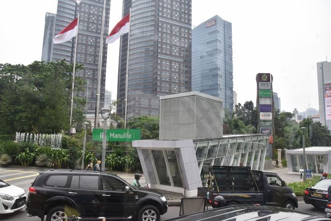 高層ビルが立ち並ぶ。