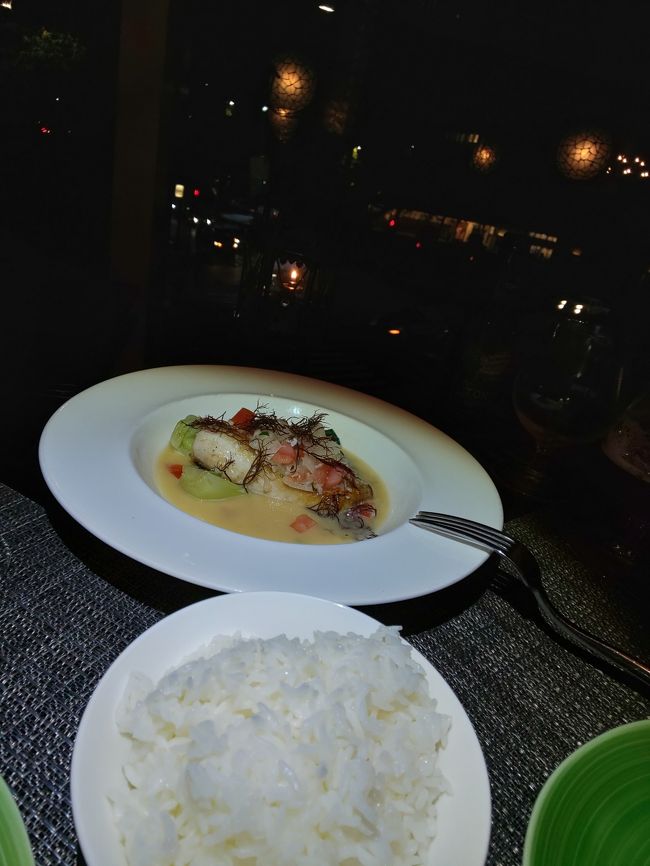 ご飯もあり<br />お腹いっぱいです<br /><br />実は<br />まだ早い時間から喫煙者は帰ろうと言う<br />タバコを吸いに外に出るのが面倒らしく<br />ヘビースモーカーって何なんだ！<br />この素敵なレストランを満喫しようとは思わないのかね？