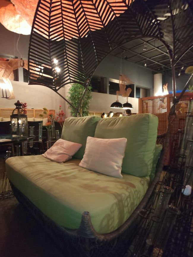 恥ずかしいけどカップルシートに案内されました