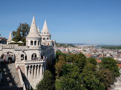 漁夫の砦

ここは有料の様ですけど、観光入場料は総てツアーに含まれるので、何も考えずで楽々です。