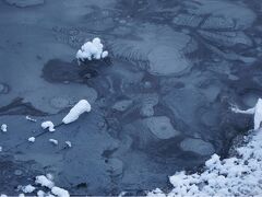 　泥がブクブク。

https://youtu.be/YdrP0HZ85Es

（　´・ω・）阿寒湖は結氷してるのね。