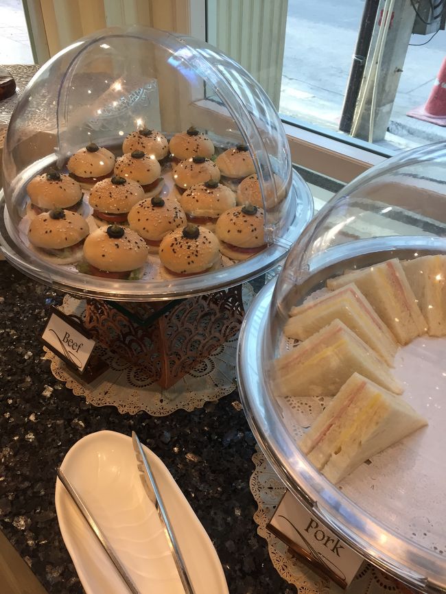 サンドイッチもいただきます。