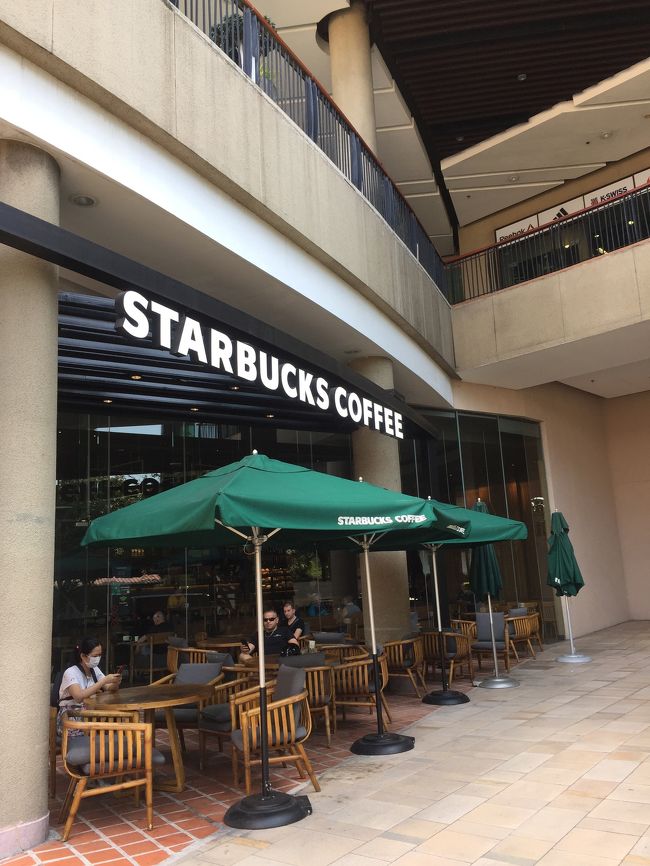 センタン脇のスタバでマッタリします。