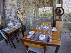 【小さいけど、アンデス山脈の麓にある素敵なボデガ：ヒメネス・リリー『Gimenez Riili】

ここで食事？