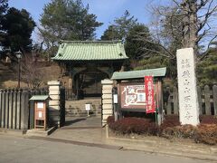 山口観音から数分に位置する狭山不動寺は天台宗別格本山の寺院で開基は西武鉄道グループ元オーナーの堤義明氏。