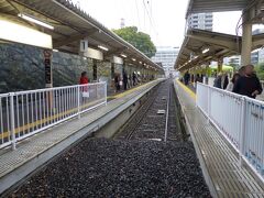 高松築港駅に着きました！

櫛型ホーム、堪りませんな～。