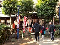 花園稲荷神社　社殿
創建年代は不詳。僧晃海が霊夢に感じ廃絶していたお社を再建、上野霊山の守護神としたといいます。花園神社は五條天神と隣接しています。
