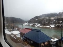 戸狩野沢温泉駅のへんで外国人さんは下車。

でもこの程度の雪。
スキー場はどうなっているのだろうか。