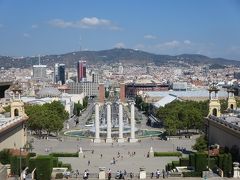 カタルーニャ美術館前広場からスペイン広場、ベネチアの塔、ラス・アレナス闘牛場跡方面がよく見えます。