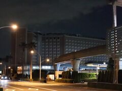 東京ベイ舞浜ホテルクラブリゾートは真っ暗。
予約は1部屋だけ？

5月1日より、グランドニッコー東京ベイ舞浜としてリブランドオープン。