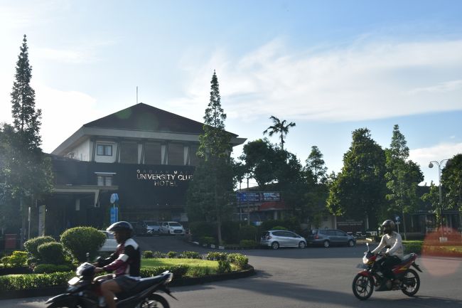 ガジャマダ・ユニバーシティー・クラブのホテル、20年前と比べ設備サービス共に格段に向上していました。