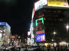 札幌に到着して向かったのはすすきの。札幌の中心の繁華街です。