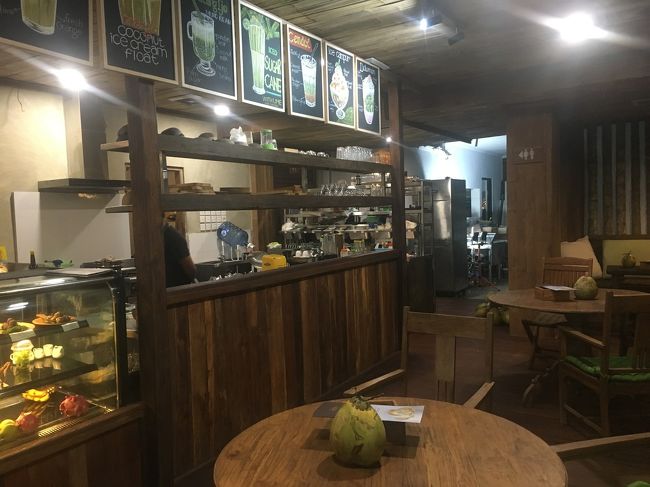 20時にスパ終了。ハノマン方面へ少し歩いて、ジェラートを食べて帰りたいと思います。<br />トゥーキーズジェラート。最近プンゴセカンにも店舗を出したそうです。店内かなり広くくつろげる雰囲気でした。