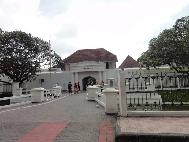 博物館へ行く。