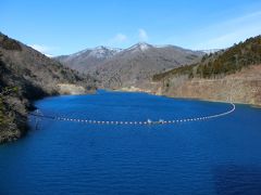 奥四万湖に到着。見事な四万ブルー！　綺麗！