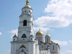 ウスペンスキー大聖堂
ウラジミールがロシアの首都だった14世紀まで、ロシアの聖堂の最高位にあった。モスクワにある同じ名前の聖堂より200年も早く作られ、各地の聖堂建設の手本にもなった。