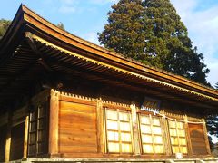 温泉寺の本堂です。山門からは20分かかると案内されていましたが、15分ほどで着きました。中は撮影禁止でしたが、本尊の十一面観音像(国の重要文化財)が安置されています。現在御開帳されていますが、来年(2021年)の4月までです。