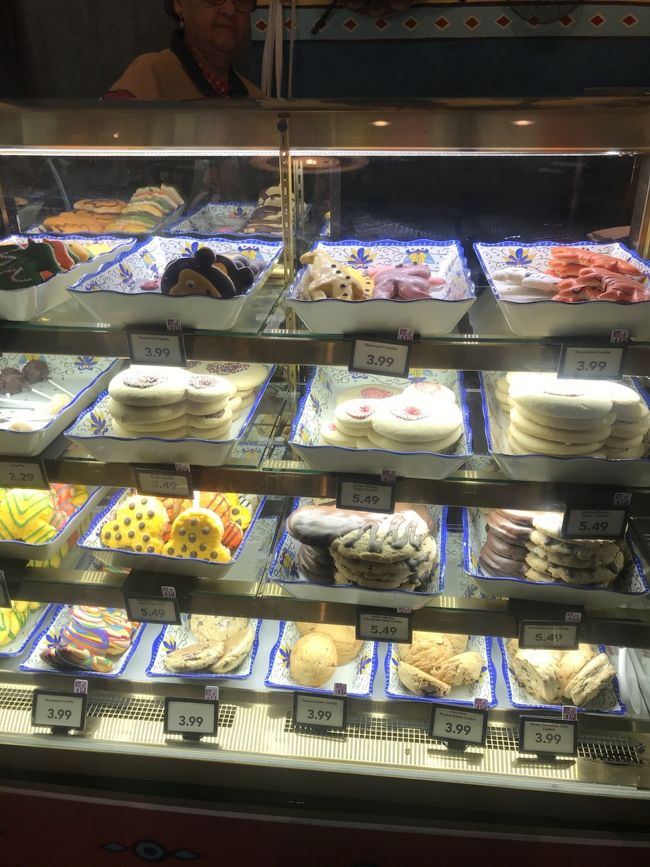 アメリカーンなお菓子も。サイズ、かなりでかいです！手のひらくらいはあります笑