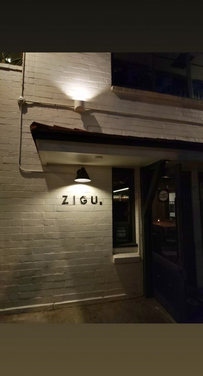 ZIGU<br /><br />Ｍさんの計らいで素敵なお席に変えて頂きました<br /><br />楽しみ～<br />