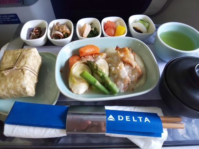 機内食<br /><br />帰りは和食