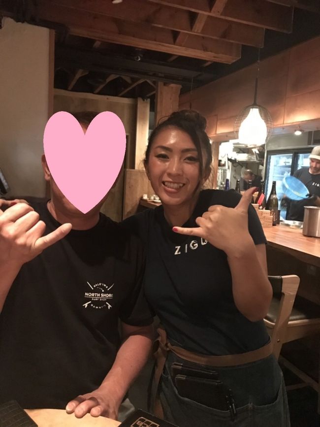 娘みたいに可愛い<br />涼奈（すずな）ちゃん<br /><br />気配り上手でテキパキしてて<br />彼女のお陰でとっても楽しく美味しく<br />ハワイ最後のディナーを過ごせました<br /><br />有難う☆<br /><br />ぴーちゃんいっぱいチップ渡してた<br />私も渡したよ♪