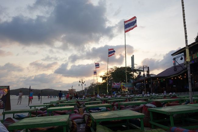 他に客はいません。