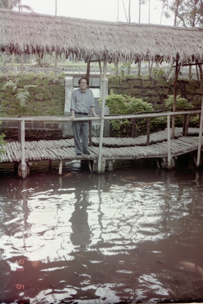 20年前のレストランの通路。