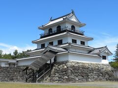 いつもながら朝一の新幹線に乗り、福島で乗り換えて、
8：39　在来線の白石駅にて下車。
コインロッカーに荷物を預け、徒歩で白石城など散策です。