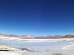 チリにも塩湖があり、世界で二番目に大きいそうです。