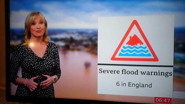 ニュースや天気予報もこの情報が最優先で伝えられていました。