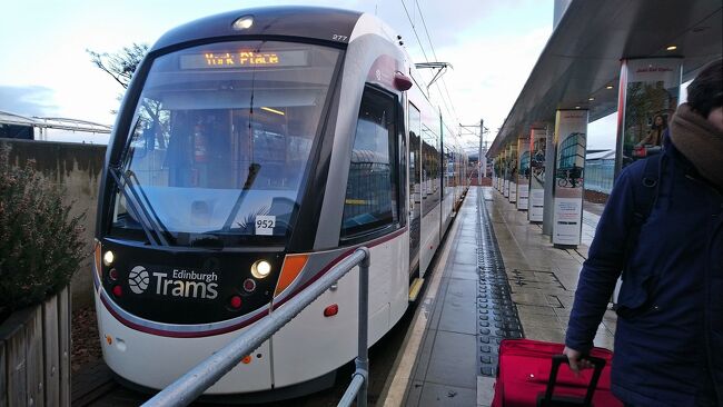 クヨクヨしても仕方が有りません。<br /><br />気を取り直して、トラムに乗車して今夜の宿に向かうことにします。