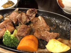 那須どうぶつ王国を楽しんだ後は夕食へ。
がっつりと肉を堪能しました。