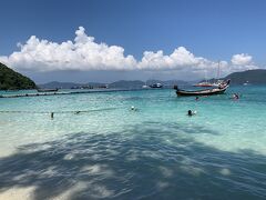 コーラル島。
バナナボートを体験したら後は自由時間。のんび～り