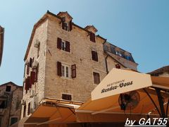 １１時過ぎにホテルに戻り、軽くシャワーを浴びて雨漏りホテルをチェックアウト。
これから退屈な首都ポドゴリッアへ向かいます。