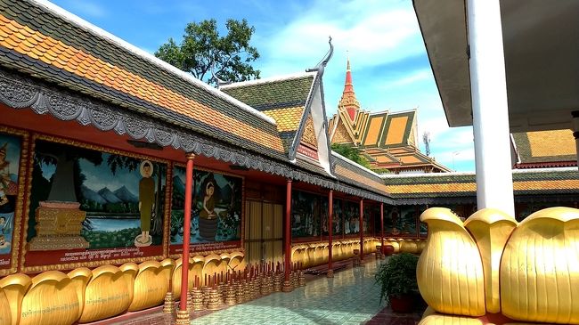 壁にはお釈迦様の壁画。