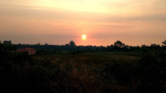 車を5分ほど止めて、夕日の撮影タイム。