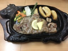 最近はメニューが豊富で賑わいのある沖縄の大衆食堂に魅了されています。その一つのいちぎん食堂で22時過ぎですがステーキをいただき今日は終了です。