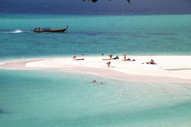 ☆２/１４（金)　<br /><br />Snadbar &amp; Lagoon View from Mountain Resort @ Koh Lipe Thai<br /><br />写真としてはともかく<br />景色を見ている分にはまだまだ十分キレイです。<br />