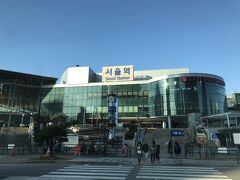 ソウル駅。

明洞から仁川空港まで電車だとソウル駅での乗り換えが大変だと現地の知人から聞いて、明洞駅からリムジンバスで仁川空港まで行きました。料金は電車の倍くらいだが高くないし、快適でした。