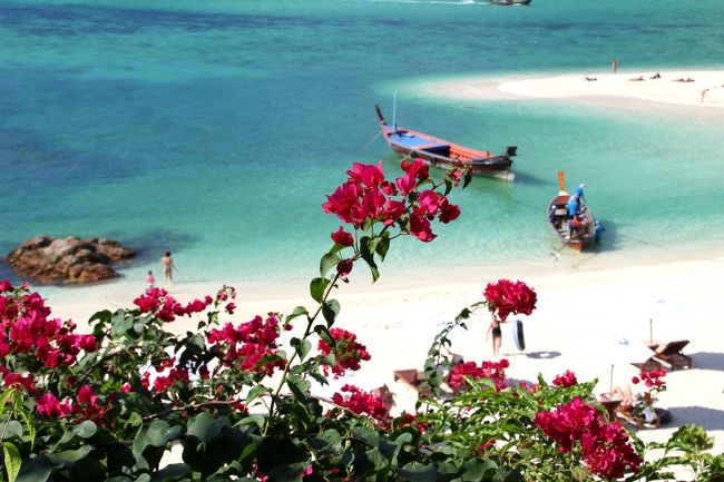 ☆２/１４（金)　<br /><br />Snadbar &amp; Lagoon View from Mountain Resort @ Koh Lipe Thai<br /><br />ただ新コロナウィルス問題が起こる前から<br />私は某C国の春節と自分の休日がなるべく被らないよう調べてから<br />予約をします。<br />某C国の人は賑やかなことがお好きなようですが<br />私は静かな休日を楽しみたいので<br />春節外しは必須条件です。<br /><br />