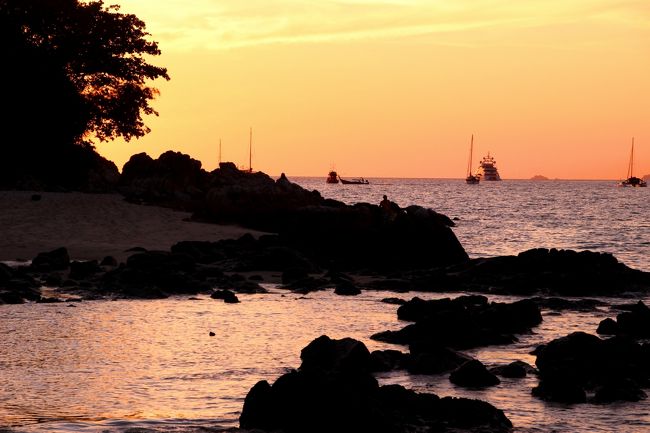 ☆２/１４（金)　１８：２０<br /><br />Eveningglow View from Mountain Resort Beach @ Koh Lipe Thai<br />