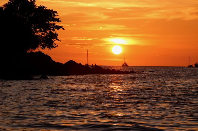 ☆２/１４（金)　１８：２5<br /><br />Sunset View from Mountain Resort Beach @ Koh Lipe Thai