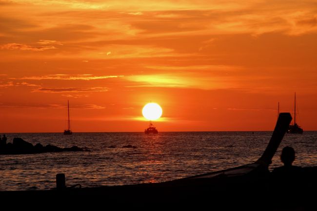 ☆２/１４（金)　１８：２5<br /><br />Sunset View from Mountain Resort Beach @ Koh Lipe Thai