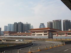 仕事を定時で終えて、いつもの深センの皇岡口岸から香港に入ります。